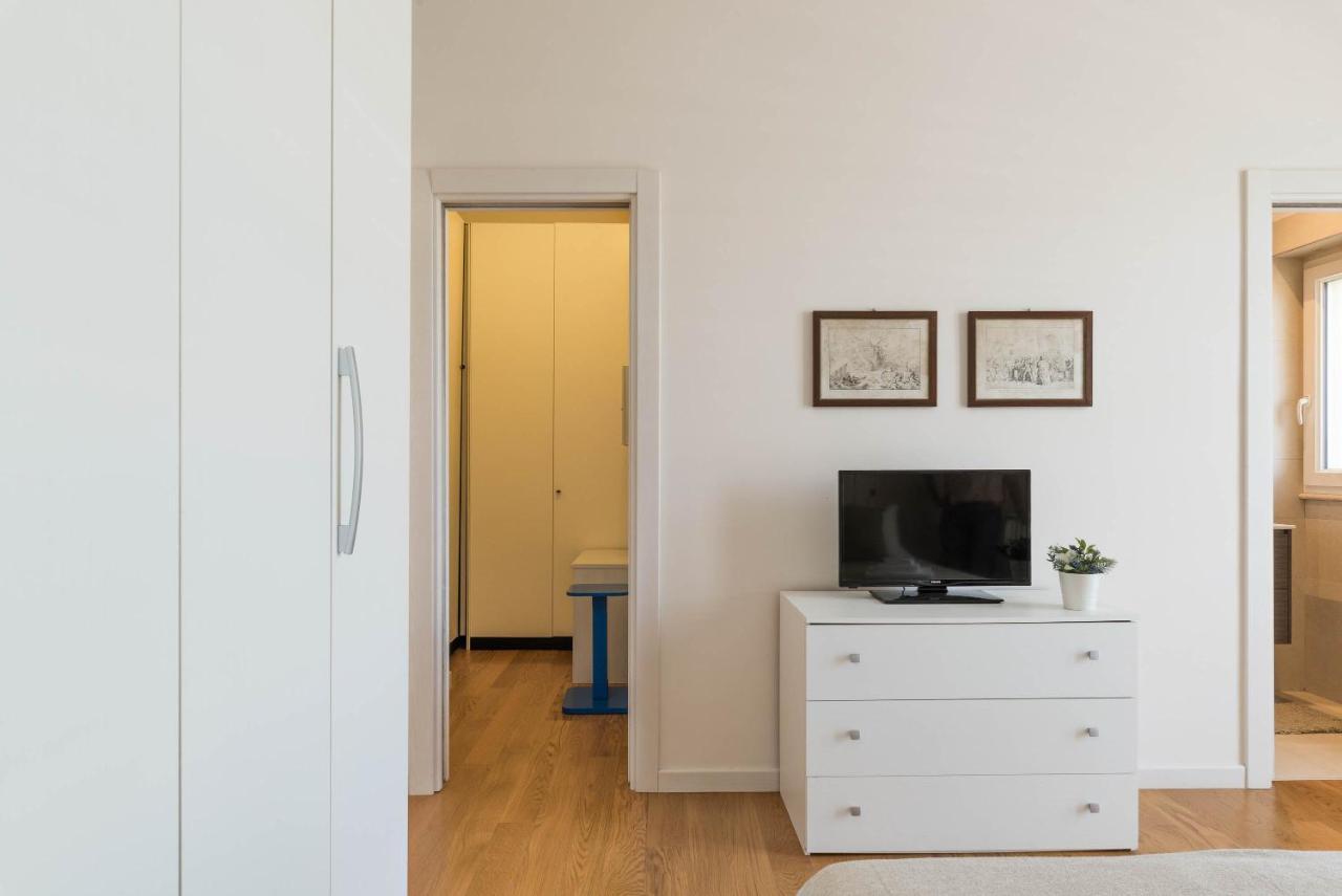 バーリCasa Torre Di Specchio 2 Con Piscinaアパートメント エクステリア 写真