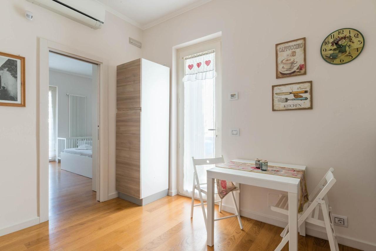 バーリCasa Torre Di Specchio 2 Con Piscinaアパートメント エクステリア 写真