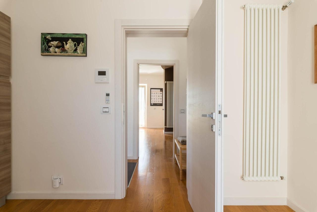 バーリCasa Torre Di Specchio 2 Con Piscinaアパートメント エクステリア 写真