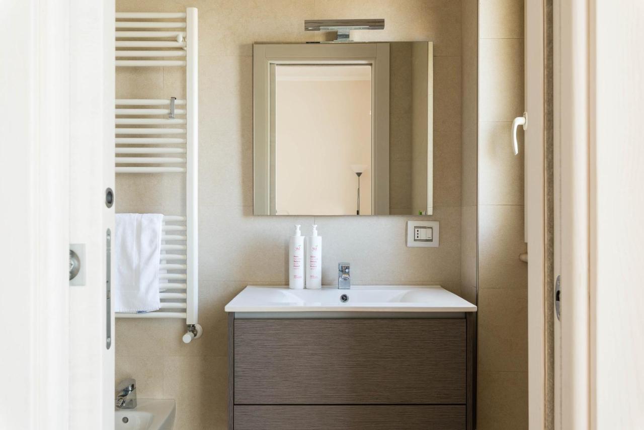 バーリCasa Torre Di Specchio 2 Con Piscinaアパートメント エクステリア 写真