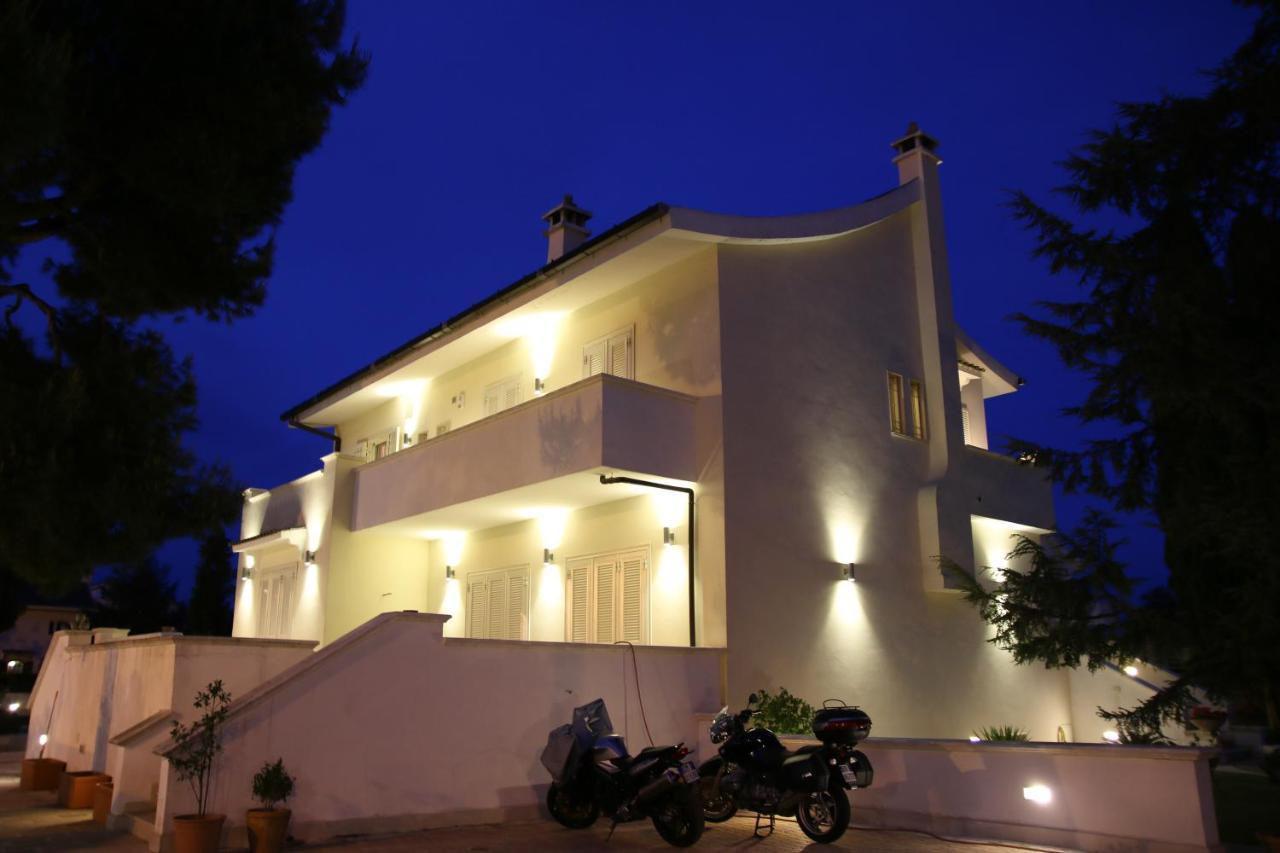 バーリCasa Torre Di Specchio 2 Con Piscinaアパートメント エクステリア 写真